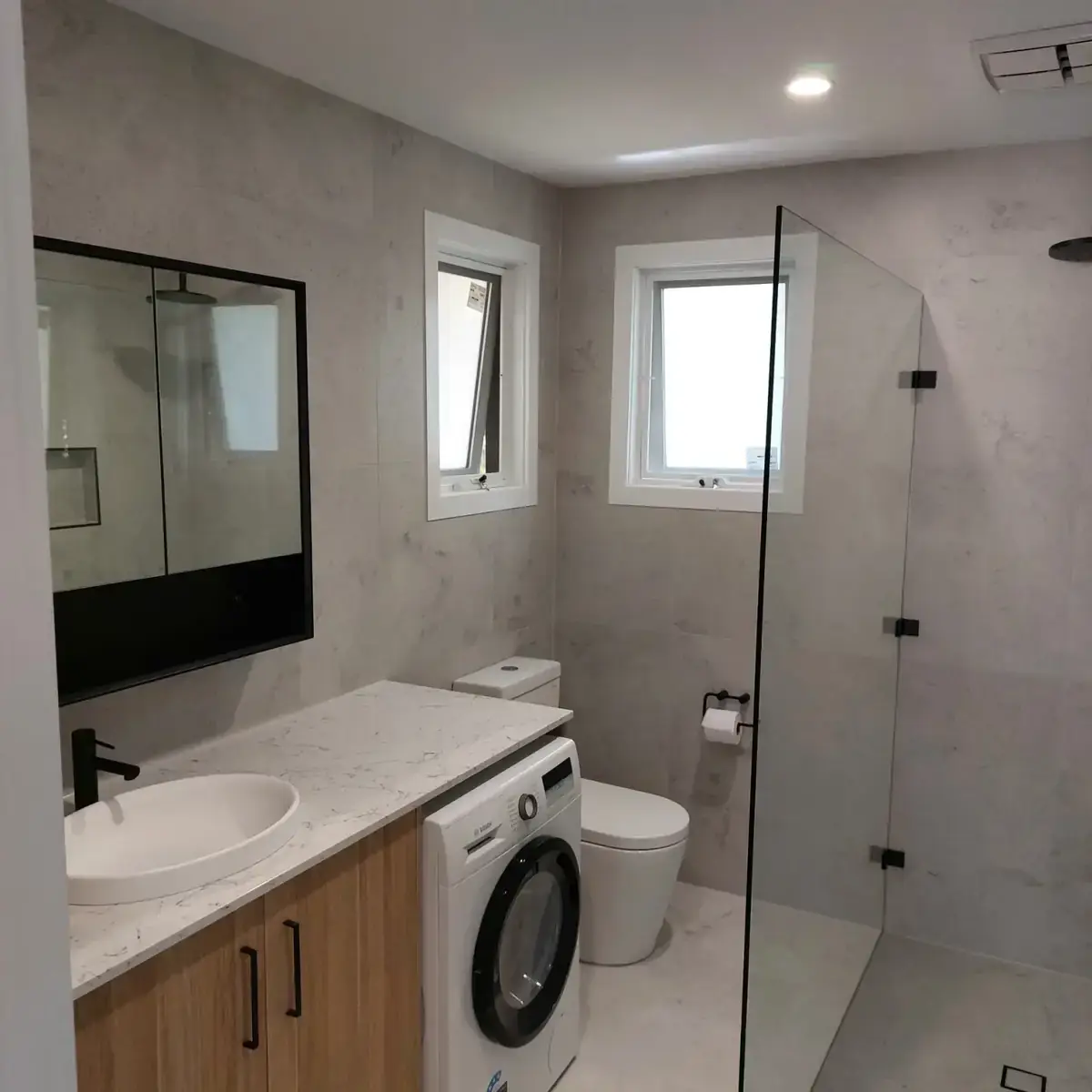 Kingsville laundry-bathroom in marble